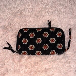 Vera Bradley Pirouette Black Pattern Wallet